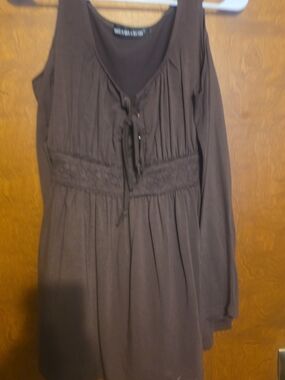 Brown Long Sleeve Empire Waist Cild Shoulder Top NWOT